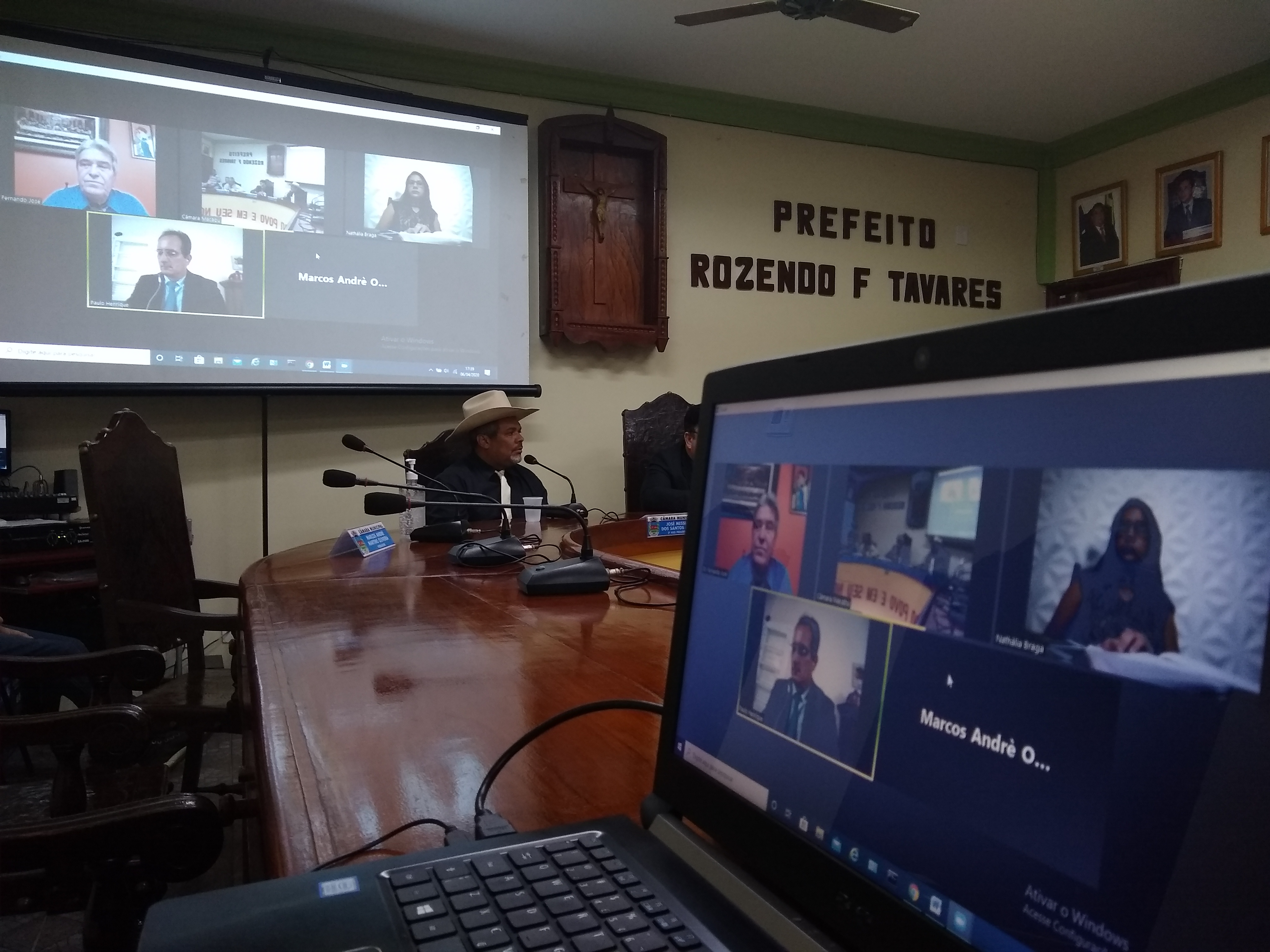Câmara Macabu estreia sessão por videoconferência como medida de prevenção ao Covid-19