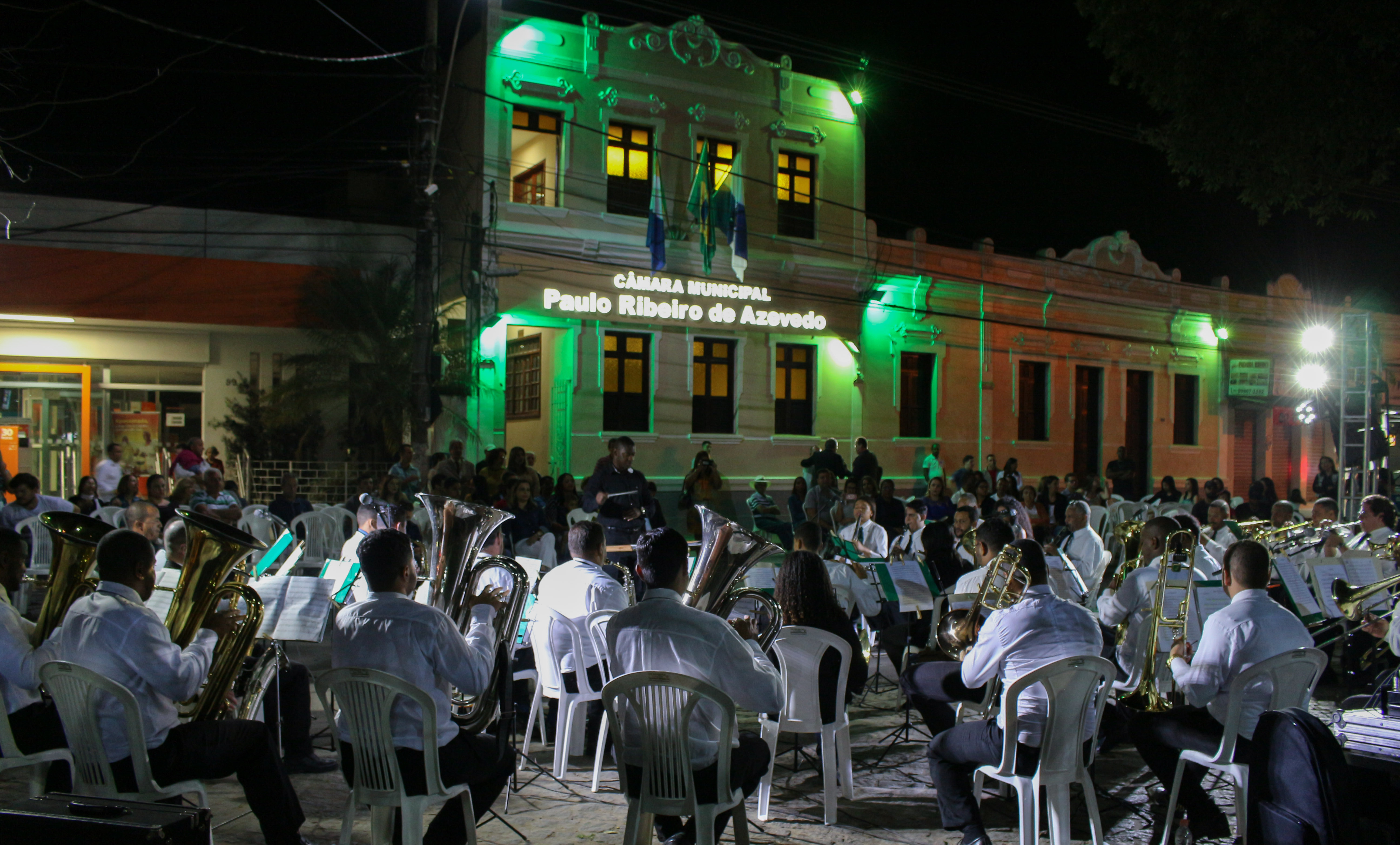 Inaugurada nova identidade visual da fachada do prédio da Câmara de Vereadores de Macabu