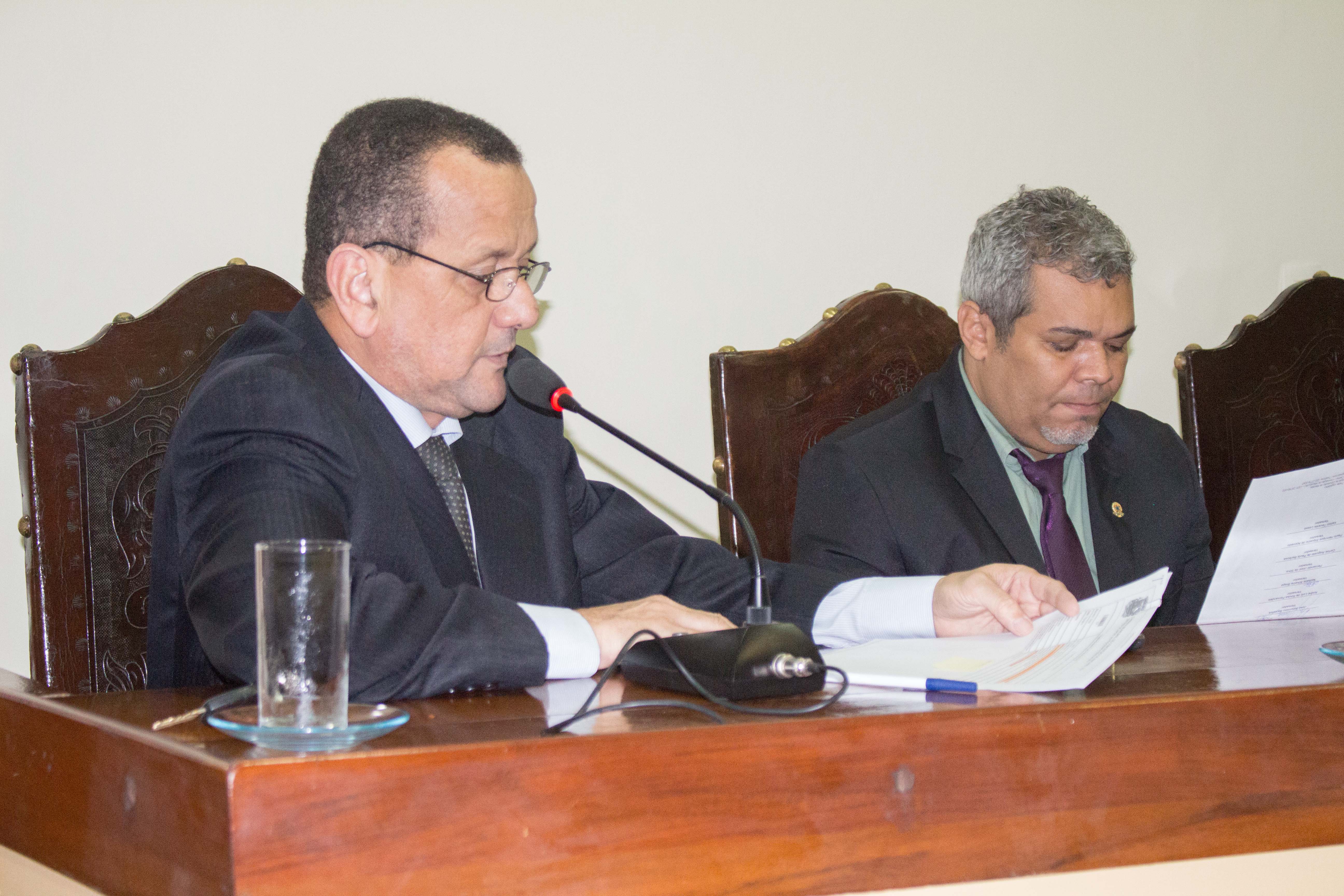 Vereador Carlos Augusto defende incentivo aos professores da rede municipal de ensino de Conceição de Macabu