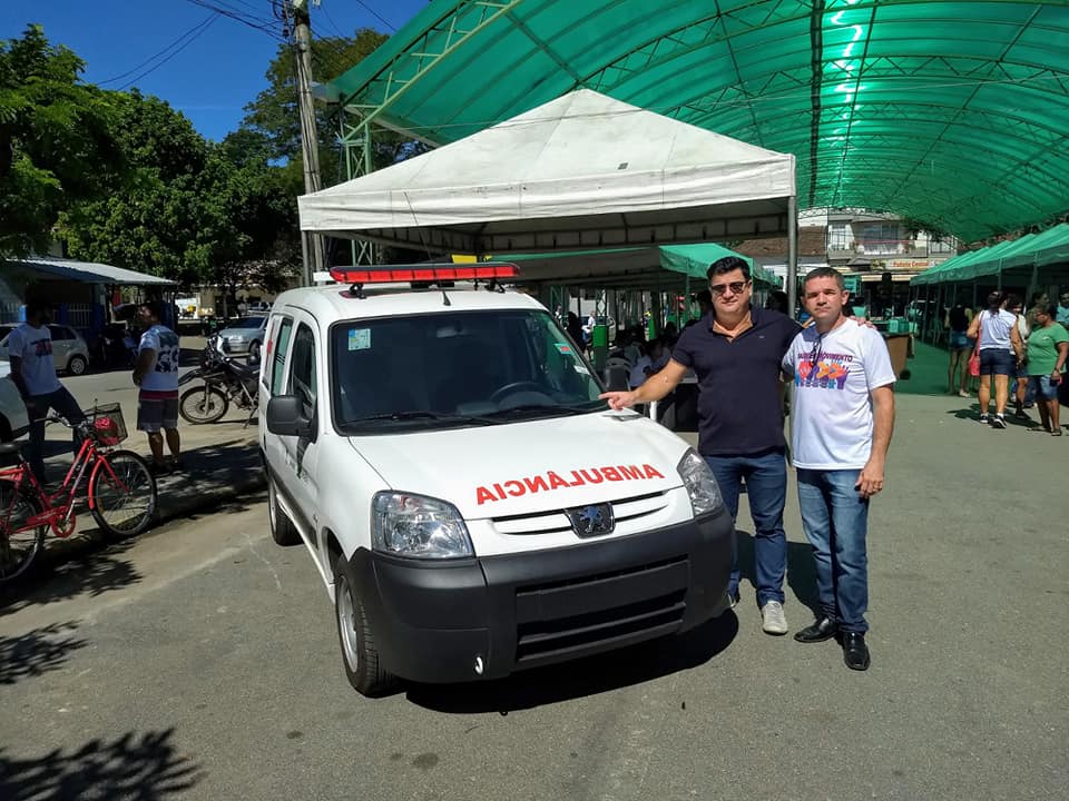 Vereador Sandro Daumas oficializa entrega de ambulância adquirida através de emenda parlamentar